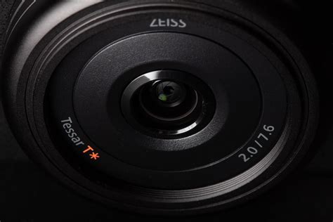 sony zv 1 fixed lens.